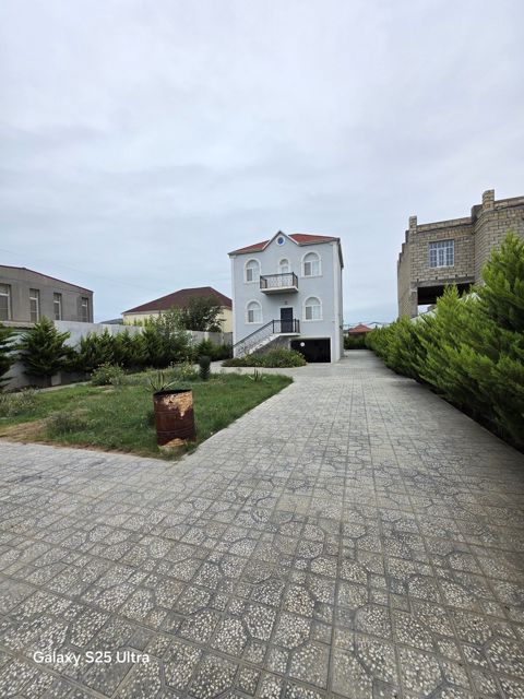 İcarəyə verilir 4 otaqlı həyət evi/bağ evi 130 m² — Bakı