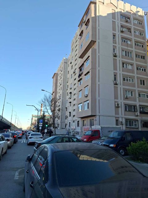 Satılır 3 otaqlı köhnə tikili 85 m² — Bakı