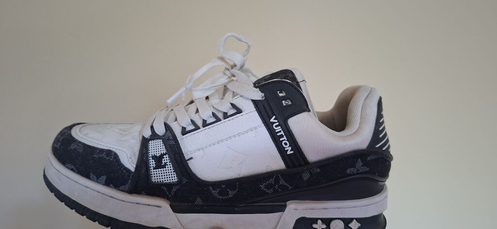 Əla keyfiyet Louis vuitton 41 razmer — Krossovkalar, Bakı (3)
