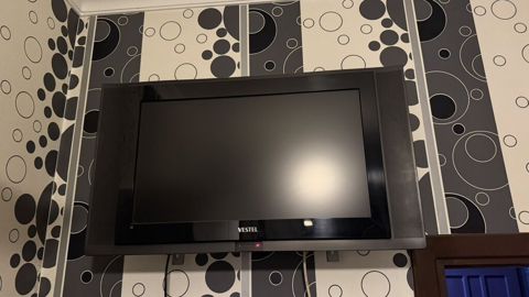 Vestel LCD televizor - Ekran: təxminən 26–32 düym (geniş kənarlı — Bakı