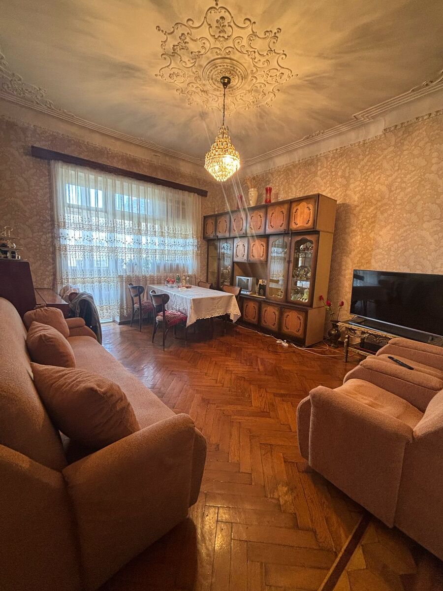 Satılır 3 otaqlı köhnə tikili 95 m² — Mənzil, Bakı