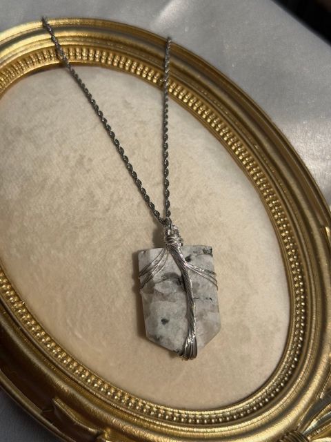 Boyunbağı qadınlar üçün 2395278, aydaşı — Bakı