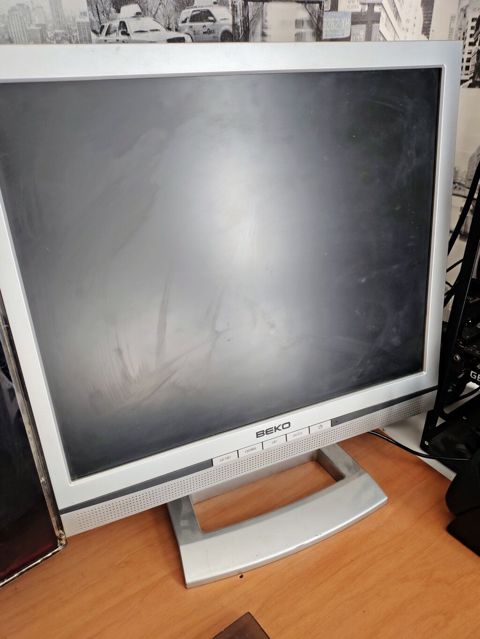 Beko LCD monitor 75herz tam işlək 17 düyüm - Ekran növü: LCD - Təxmini — Peripheral Devices
