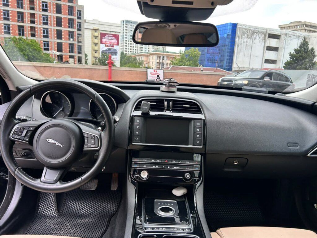 Jaguar XE, 2.0 L, 2018 il, 119 350 km — Avtomobillər, Bakı (3)