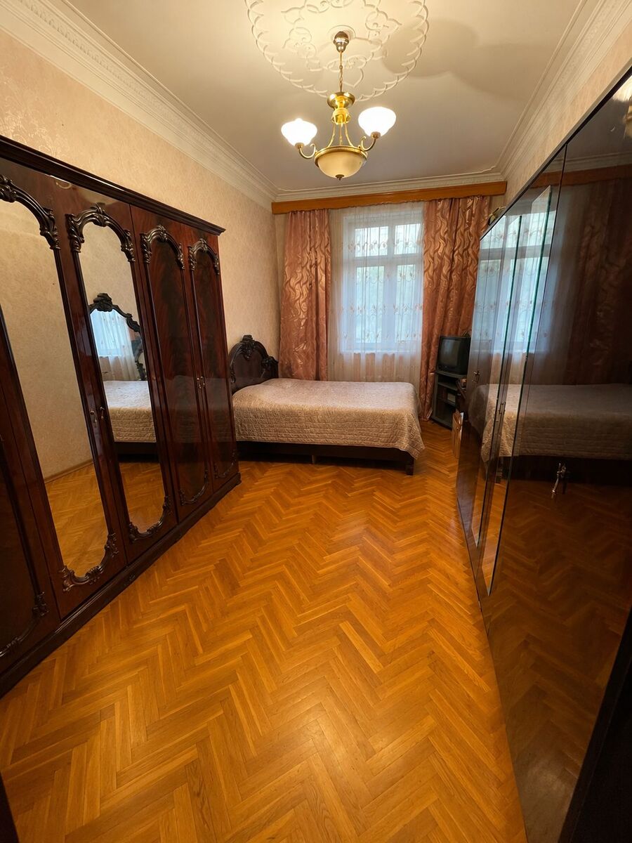 Satılır 4 otaqlı köhnə tikili 115 m² — Mənzil, Bakı (2)