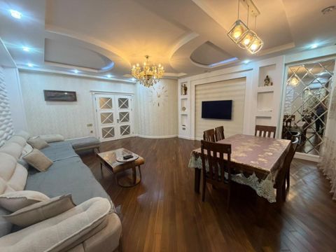 İcarəyə verilir 4 otaqlı yeni tikili 195 m² — Bakı