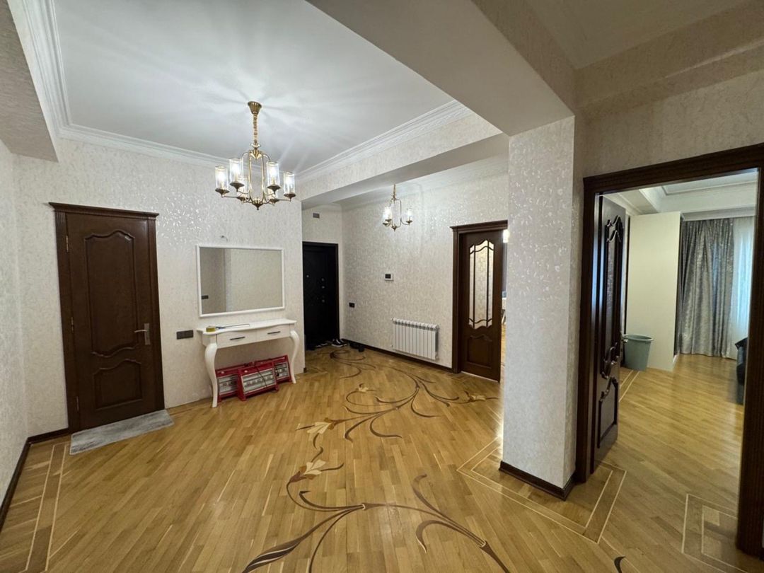 Satılır 3 otaqlı yeni tikili 150 m² — Mənzil, Bakı (2)