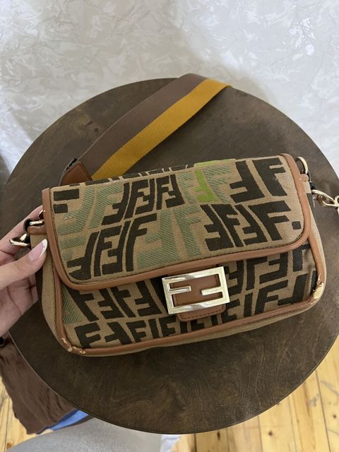 Orginal Fendi çanta Əla veziyyetde, az işlənmiş. Qadın çantası — Bakı