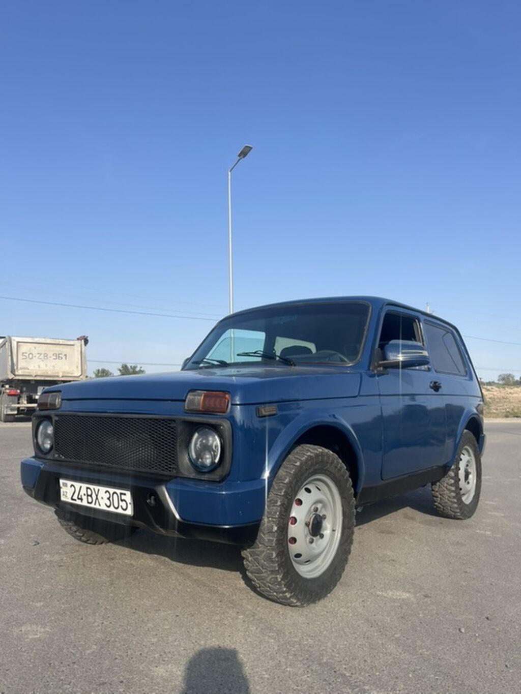 VAZ (Lada) 4x4 Niva: 1.7 l 1999 il 123456 km Ofrouder/SUV 24-BX-305 — Avtomobillər, Şirvan