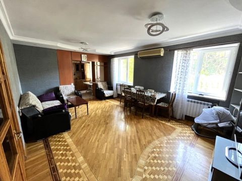 Satılır 5 otaqlı köhnə tikili 130 m² — Bakı
