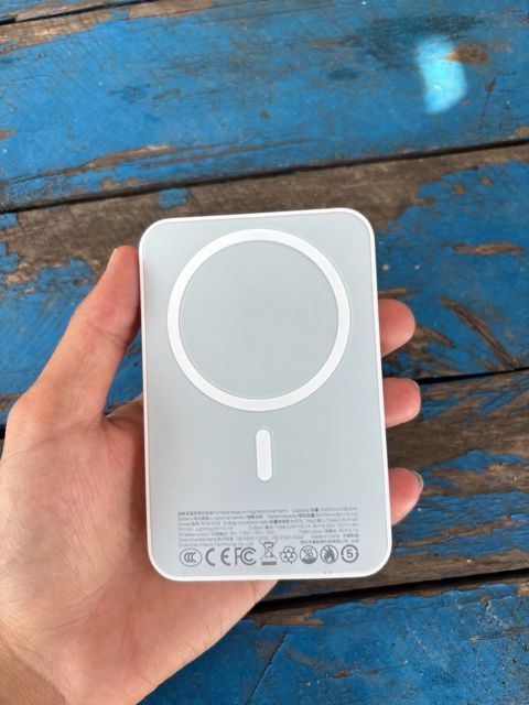 Apple MagSafe Battery Pack — Bakı