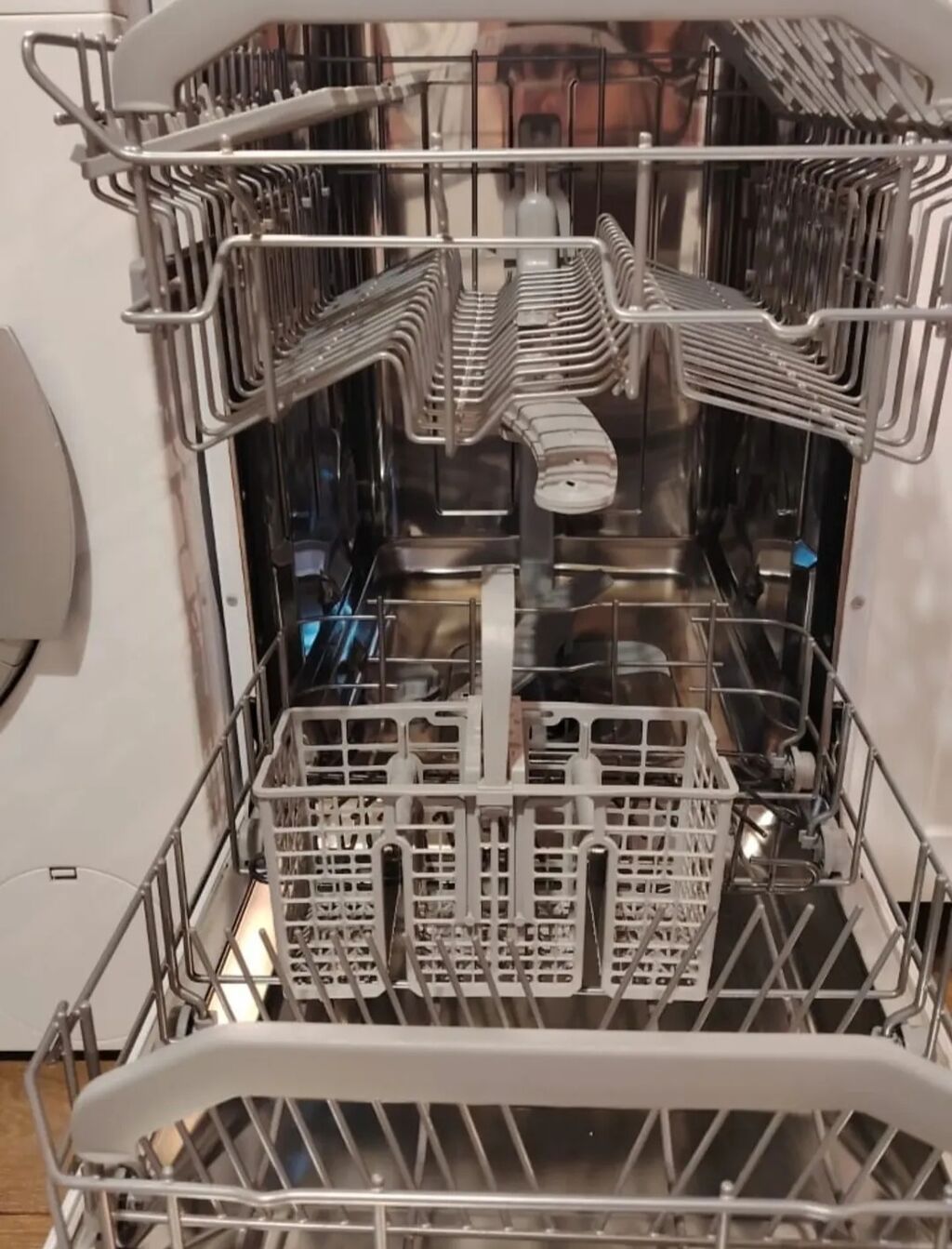 Hotpoint Ariston qabyuyan maşın – Lsap 1333.Az istifade olunub,ehtiyac — Qab yuyucu maşınlar, Bakı (3)