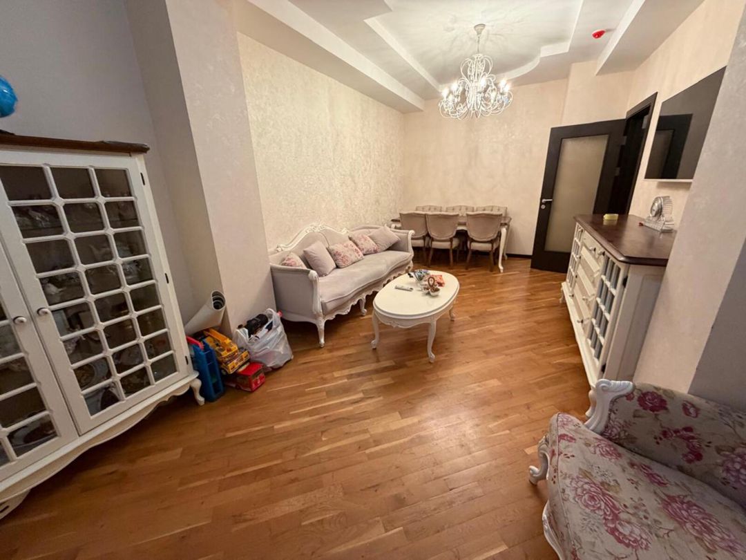 Satılır 2 otaqlı köhnə tikili 69 m² — Mənzil, Bakı (3)