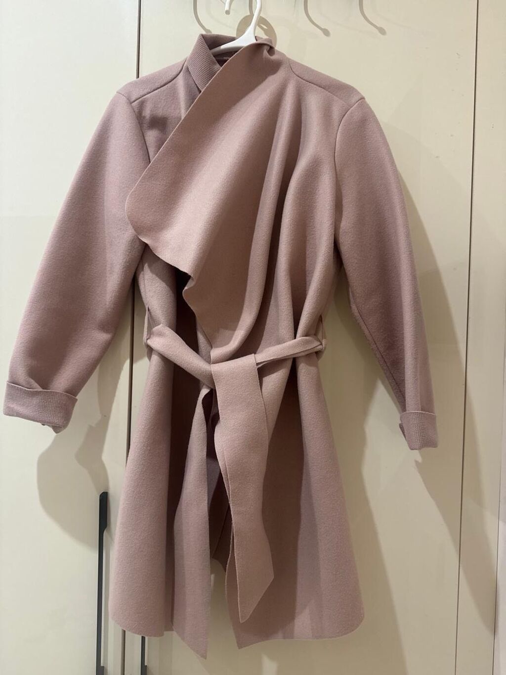 Angela fashion, nazik palto Куплено в Италии, розовое полупальто — Coqlar və zaqetlər, Bakı