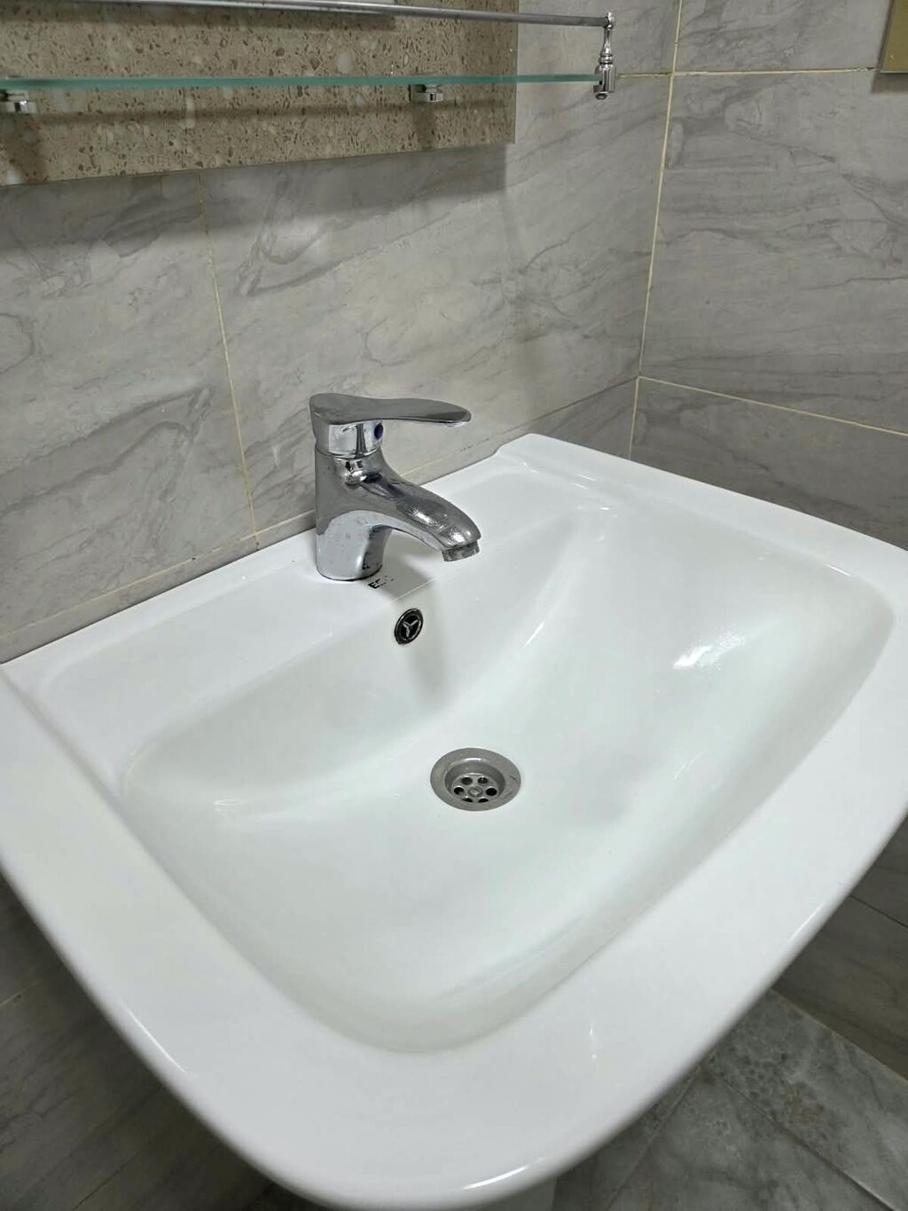 Qiymet Tualet-komplekt və lavabo dəsti - Tualet: ikigövdəli, arxa — Tualetlər, Bakı (5)