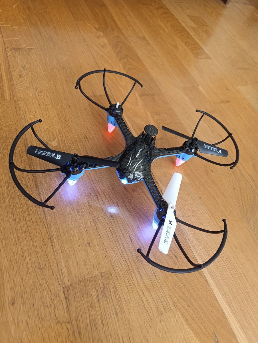 Oyuncaq dron — Oyuncaqlar, Bakı (2)