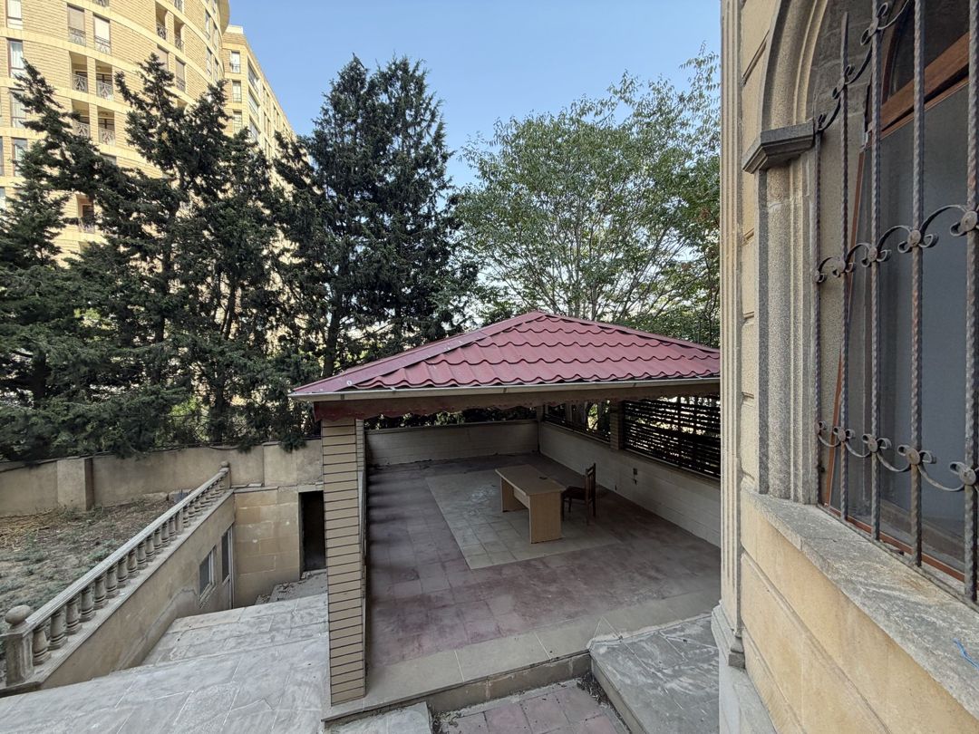 Satılır 8 otaqlı həyət evi/bağ evi 300 m² — Ev, villa, Bakı (5)