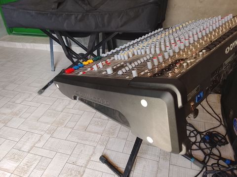 Dynacord PowerMate 1600 gücləndiricili mikser - 16 mono mikrofon/line — Yevlax