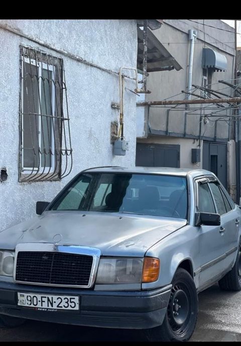 Mercedes E 250, 1988 il — Bakı