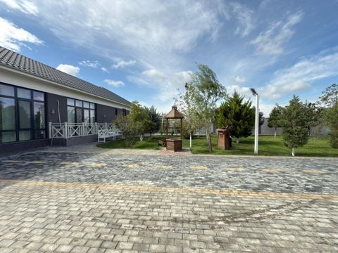 Satılır 5 otaqlı həyət evi/bağ evi 200 m² — Bakı