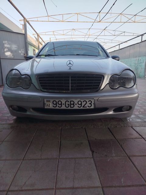 Mercedes C 270, 2.7 L, 2001 il, 385 652 km — Neftçala