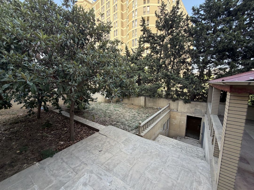 Satılır 8 otaqlı həyət evi/bağ evi 300 m² — Ev, villa, Bakı (3)