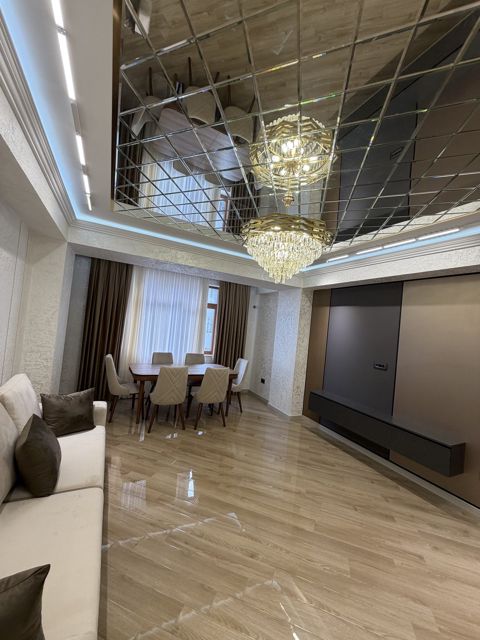 Satılır 3 otaqlı yeni tikili 110 m² — Bakı