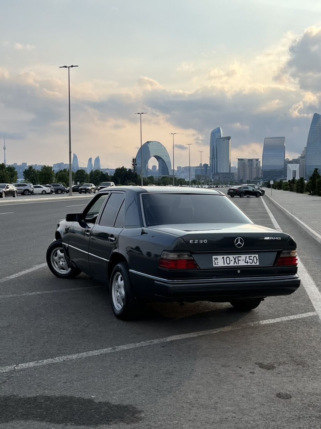 Mercedes-Benz E 230: 2.3 l 1990 il Sedan 10-XF-450 — Avtomobillər, Bakı (3)