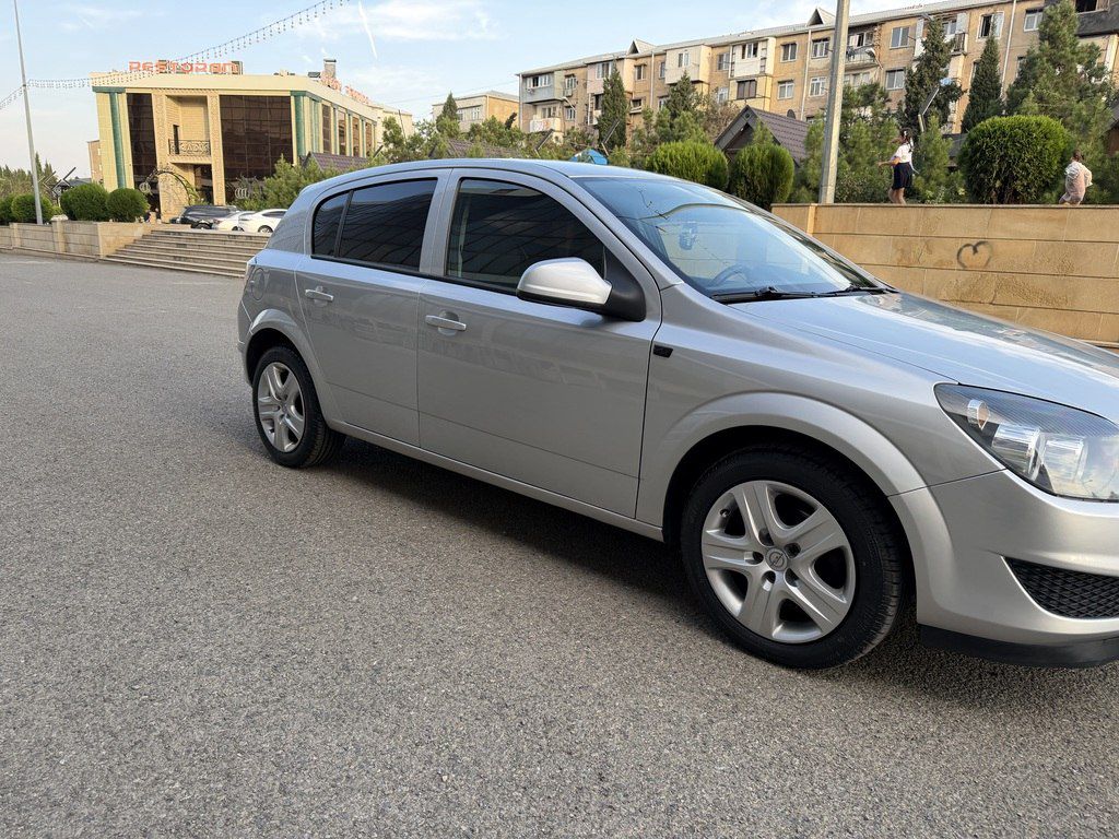 Opel Astra, 1.4 L, 2010 il, 269 000 km — Avtomobillər, Gəncə (4)