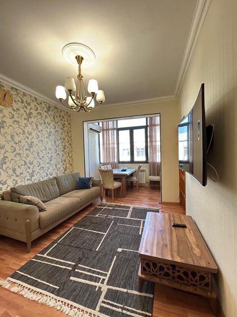 Satılır 3 otaqlı köhnə tikili 85 m² — Bakı