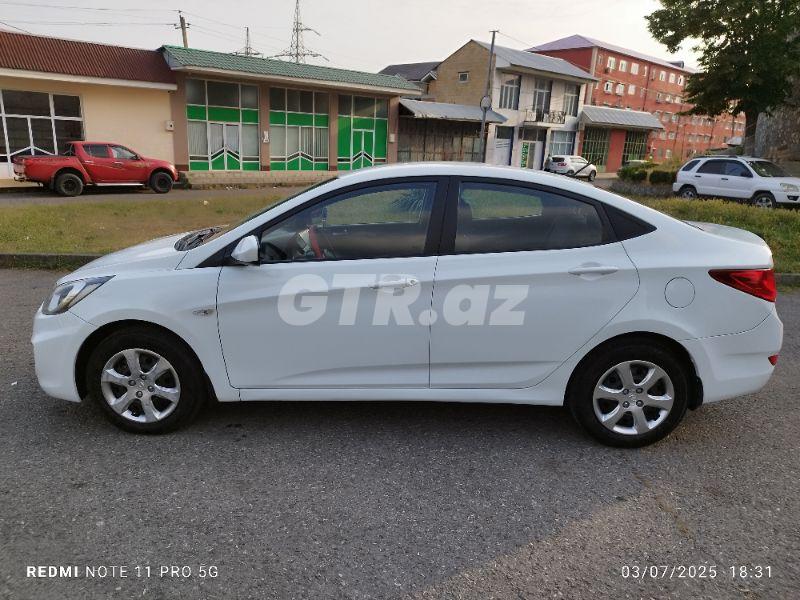 Hyundai Accent 1.4 L, 2013, 183 563 km — Avtomobillər, Şəki (6)