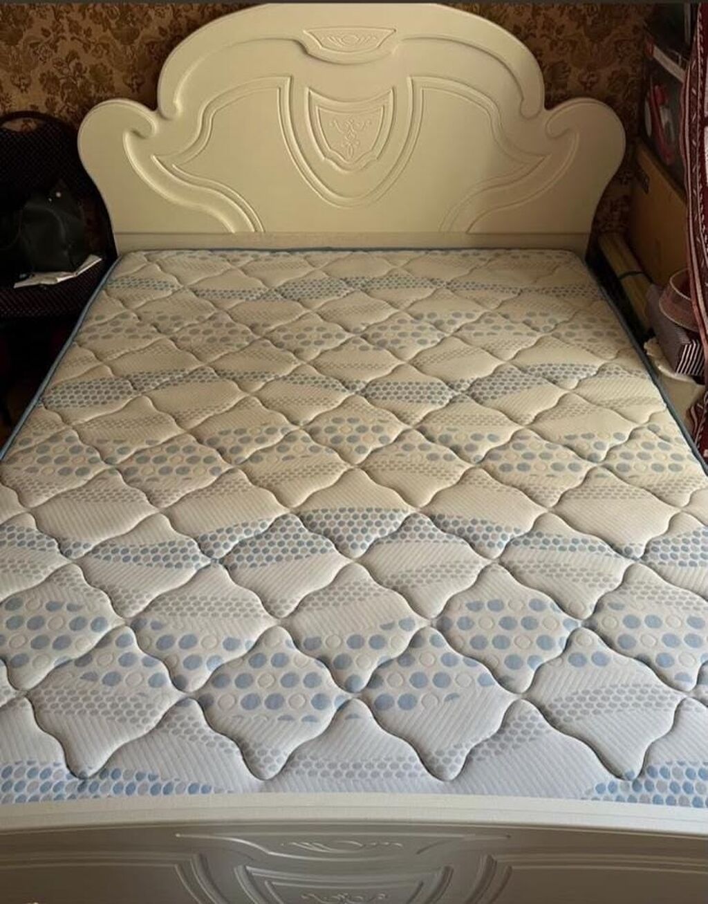 Madeyradan yataq. Satılır 200 azn. Ortopedik matras verilir. Ünvan 6cı — Yataqlar, Bakı