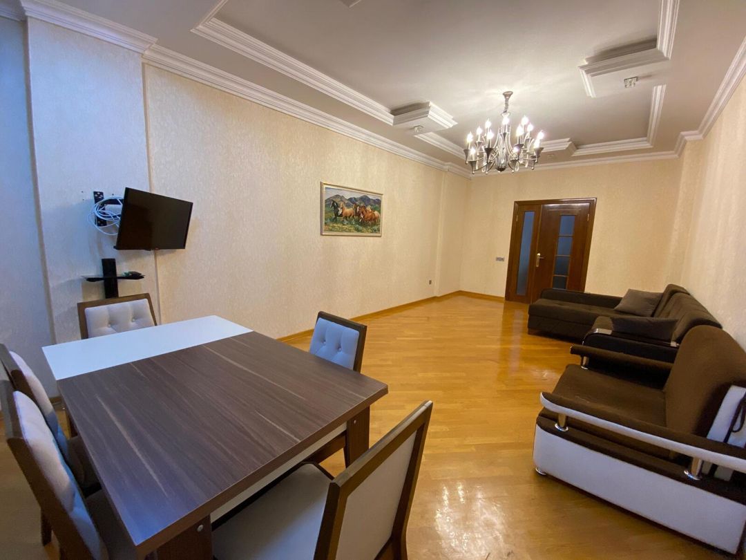 Satılır 3 otaqlı yeni tikili 150 m² — Mənzil, Bakı (5)