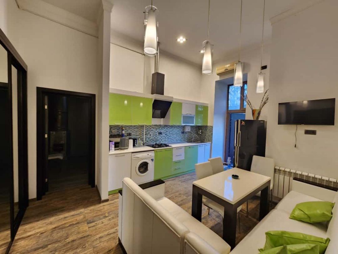 İcarəyə verilir 2 otaqlı köhnə tikili 80 m² — Mənzil, Bakı (8)