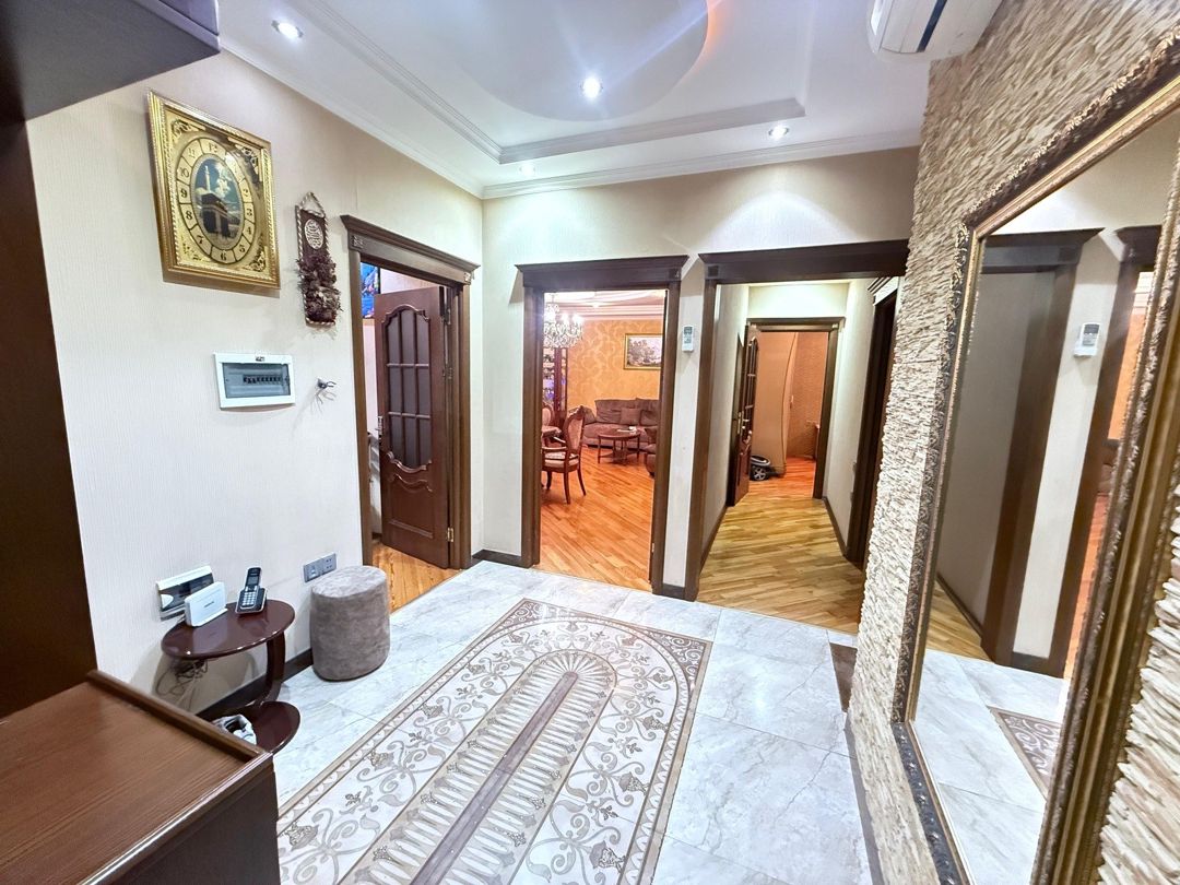 Satılır 4 otaqlı köhnə tikili 110 m² — Mənzil, Bakı (3)