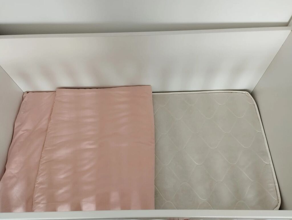 Qız üçün, İşlənmiş, Dördbucaq, Beşik, Dəst ilə, Matras ilə, Yellənmə mexanizmi ilə — Bəşikləri, Digah (2)