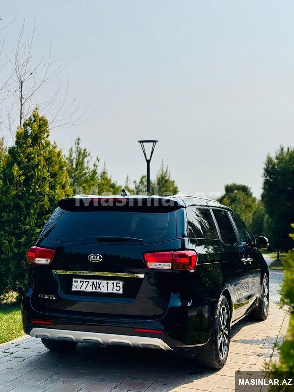 Kia Carnival, 2016 il 77-NX-115 — Minik avtomobili icarəsi, Bakı (4)