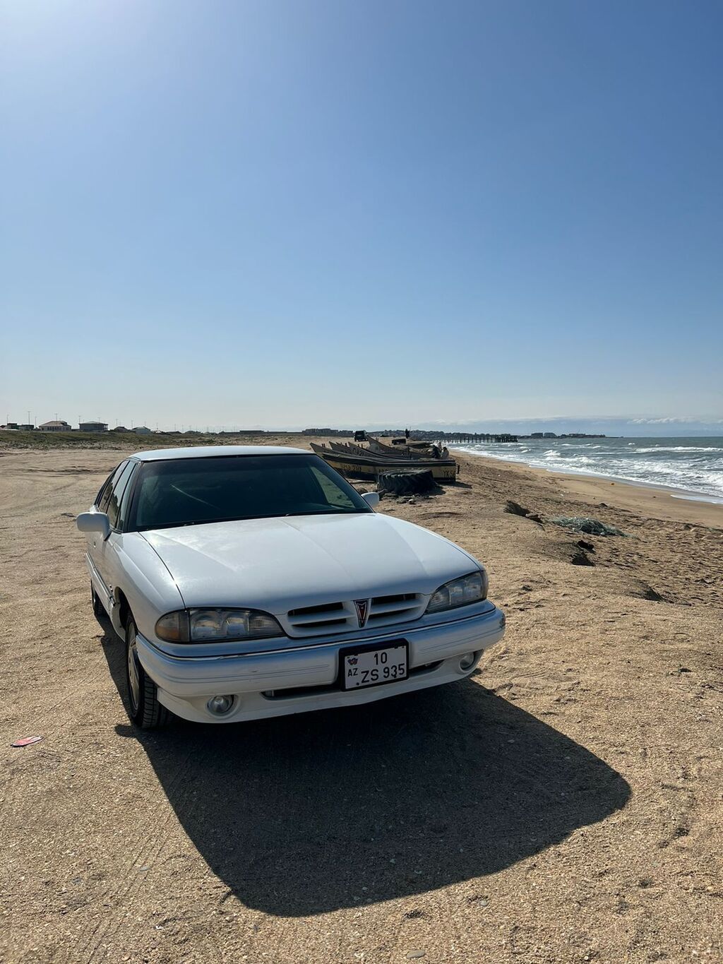 Pontiac Bonneville sedan – ağ rəng, tam ölçülü Amerikan sedanı. salam — Avtomobillər, Bakı (4)