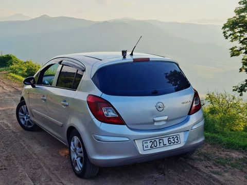 Opel Corsa: 1.2 l Hetçbek — Bakı