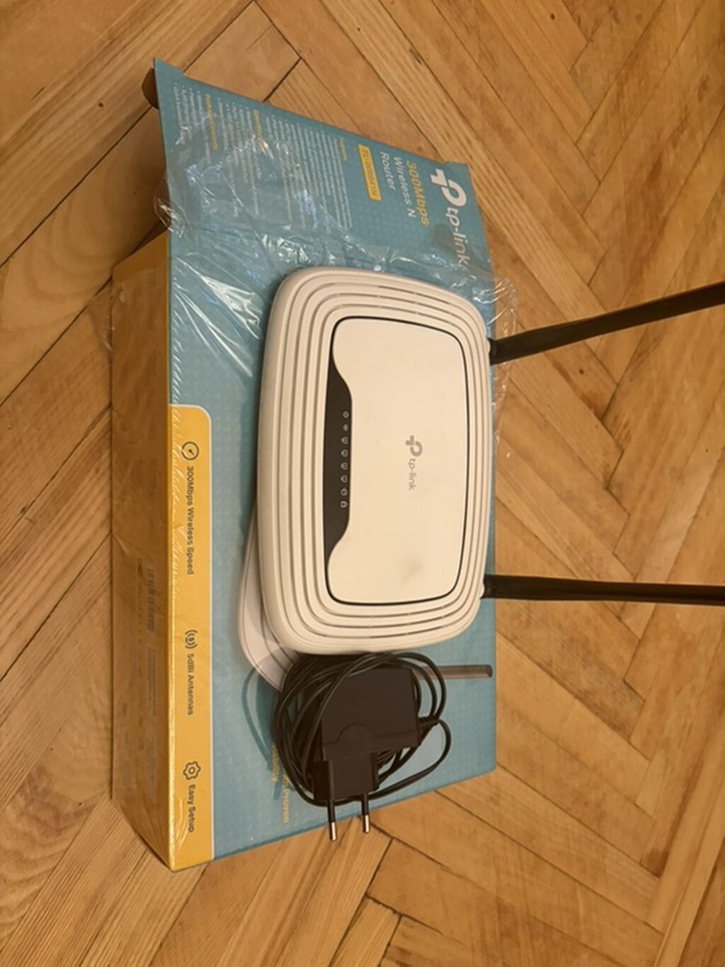 TP-Link 300Mbps Wireless N Router Məhsul xüsusiyyətləri: - Sürət: 300 — Şəbəkə və server avadanlığı, Bakı (2)