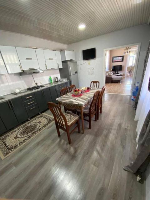 İcarəyə verilir 2 otaqlı həyət evi/bağ evi 70 m² — Bakı
