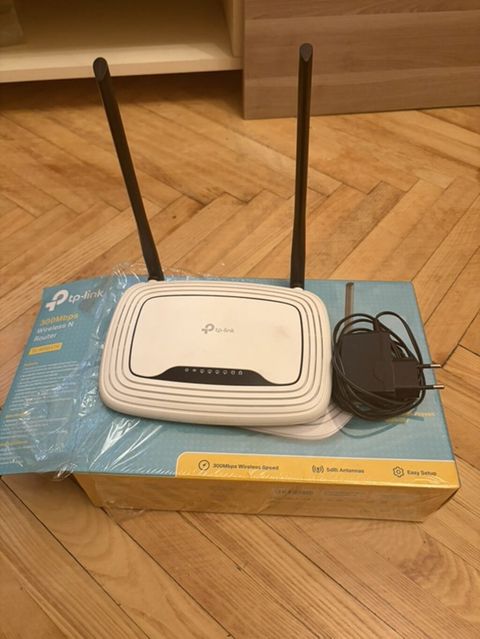 TP-Link 300Mbps Wireless N Router Məhsul xüsusiyyətləri: - Sürət: 300 — Bakı