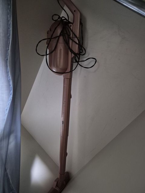 Şaquli elektrik süpürgəsi - Növ: Şnurla işləyən şaquli (upright) — Bakı