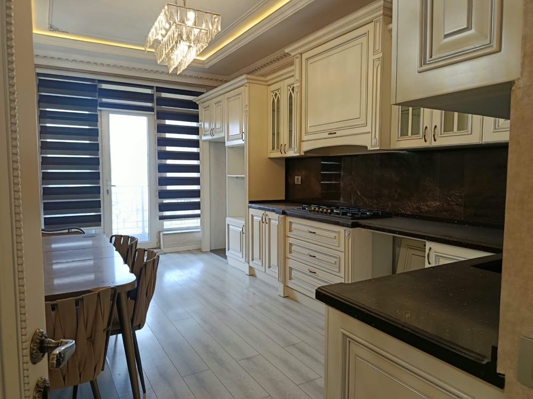 Satılır 4 otaqlı yeni tikili 221 m² — Mənzil, Bakı (8)