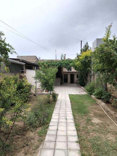 Həyət evi, Buzovna qəs — Bakı