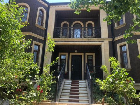 Satılır 7 otaqlı həyət evi/bağ evi 400 m² — Bakı