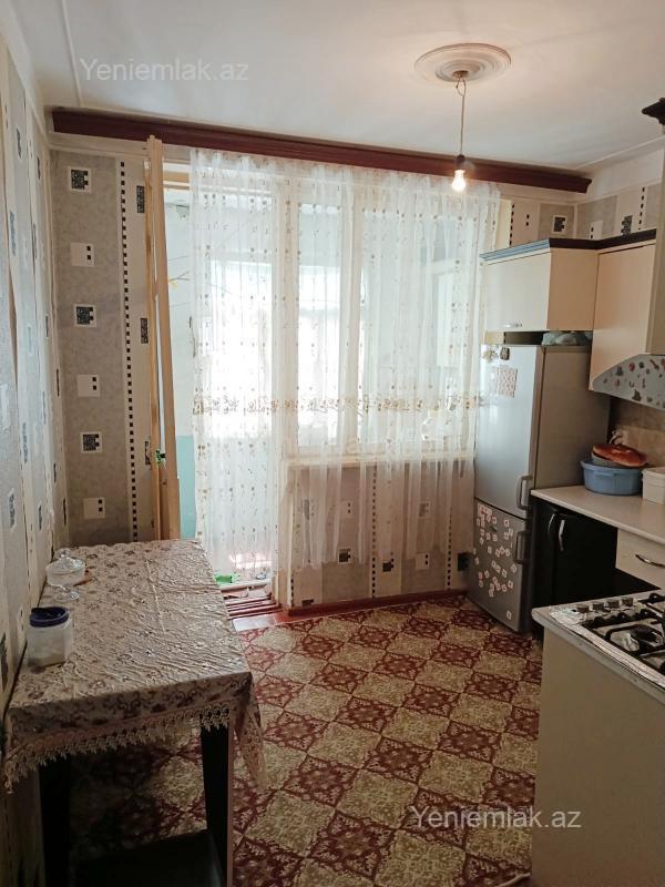 Satılır 3 otaqlı Bina evi menzil (Köhnə tikili), 80 m², 13-cü mikrorayon — Mənzil, Sumqayıt