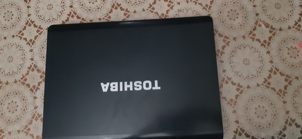 Toshiba Satellite noutbuku ehtiyat hisse kimi satiram adapteri ilə — Toshiba, Bakı (2)