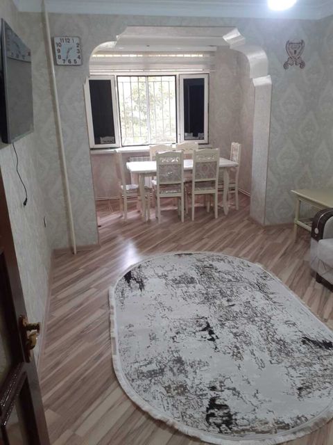 İcarəyə verilir 2 otaqlı köhnə tikili 60 m² — Bakı