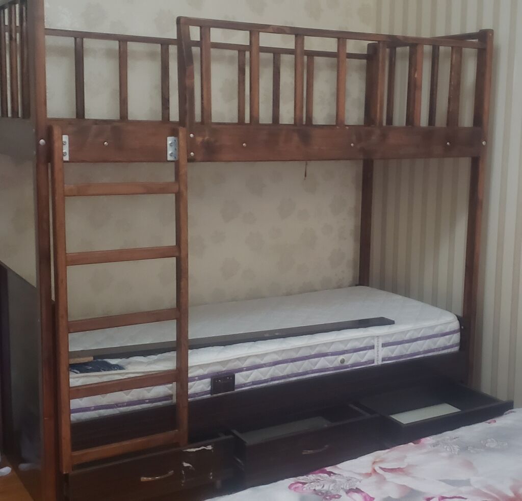 Taxta iki mərtəbəli çarpayı - Material: bərk ağac karkas, laklı tünd — Yataqlar, Bakı (3)